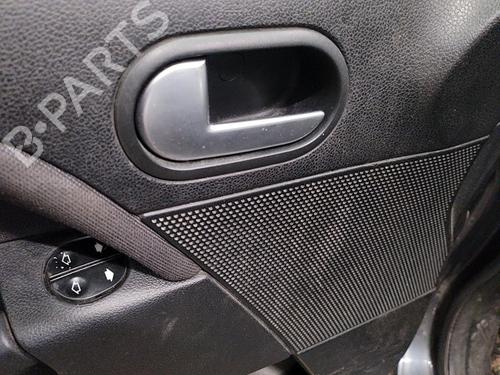 Venstre foran invendig håndtak FORD FIESTA V (JH_, JD_) 1.4 TDCi (68 hp) 23776673