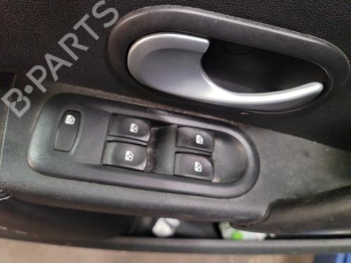 Used Left front window switch RENAULT CLIO III (BR0/1, CR0/1) 1.5 dCi (BR0H, CR0H, CR1S, BR1S) (106 hp) 21811801