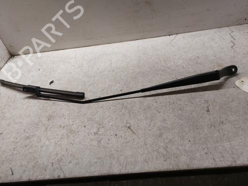 Used Front windshield wiper arm PEUGEOT 208 I (CA_, CC_) 1.5 BlueHDI 100 (102 hp) 21989622