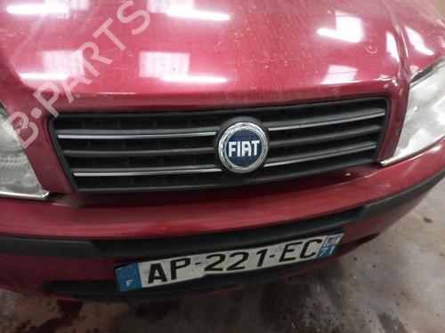 Used Grille FIAT PUNTO (188_) 1.3 JTD 16V (70 hp) 25701504