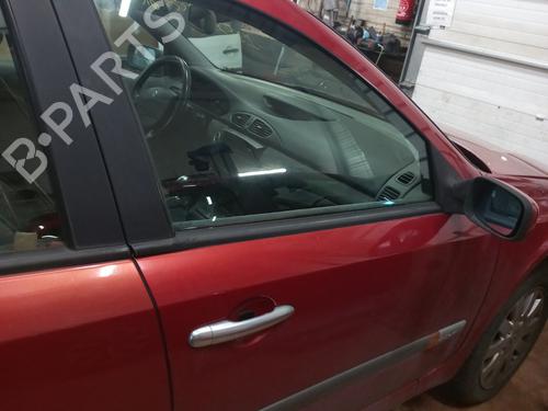 Used Right front door RENAULT LAGUNA II Grandtour (KG0/1_) 2.2 dCi (KG0F) (150 hp) 25600501