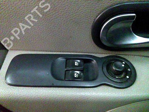 Used Left front window switch RENAULT MODUS / GRAND MODUS (F/JP0_) 1.2 (JP0C, JP0K, FP0C, FP0K, FP0P, JP0P, JP0T) (75 hp) 19888989