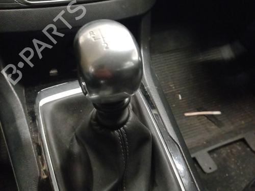 Used Gear lever PEUGEOT 308 II (LB_, LP_, LW_, LH_, L3_) 1.5 BlueHDi 130 (131 hp) 26618428