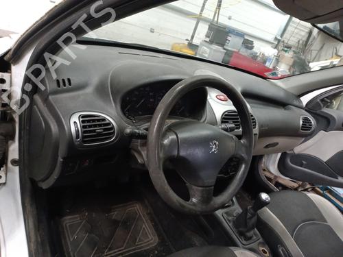 Tableau de bord PEUGEOT 206 Hatchback (2A/C) 1.1 i (60 hp) 27810477