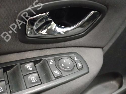 Venstre foran invendig håndtak RENAULT GRAND SCÉNIC III (JZ0/1_) 1.5 dCi (JZ09, JZ0D, JZ10, JZ14, JZ1G, JZ29, JZ2C) (110 hp) 23777594