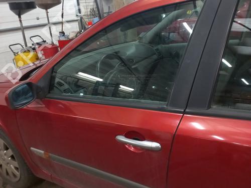 Used Left front door RENAULT LAGUNA II Grandtour (KG0/1_) 2.2 dCi (KG0F) (150 hp) 25600502