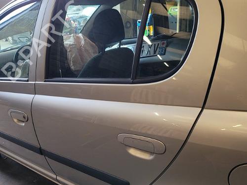 Używane Drzwi tylne lewe TOYOTA YARIS (_P1_) 1.4 D-4D (NLP10_, NLP10R) (75 hp) 21996445