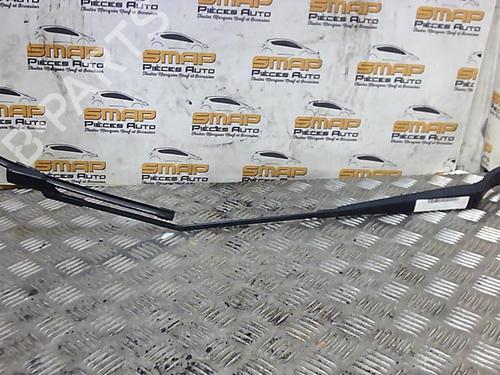 Used Front windshield wiper arm PEUGEOT 208 I (CA_, CC_) 1.6 HDi (92 hp) 19891128