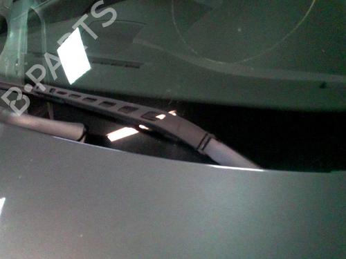 Used Front windshield wiper arm BMW 5 (E60) 520 i (170 hp) 19890174