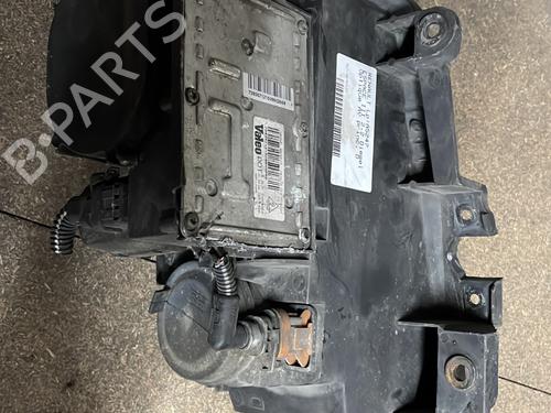 Used Right headlight RENAULT ESPACE III (JE0_) 2.2 dCi (JE0K) (130 hp) 19895632