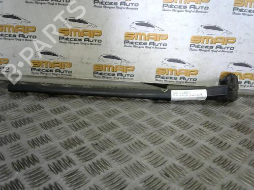 Used Front windshield wiper arm SEAT LEON (1P1) 2.0 TDI (170 hp) 19884218