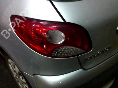 Used Left taillight PEUGEOT 206 Hatchback (2A/C) [1998-2012]  19880469