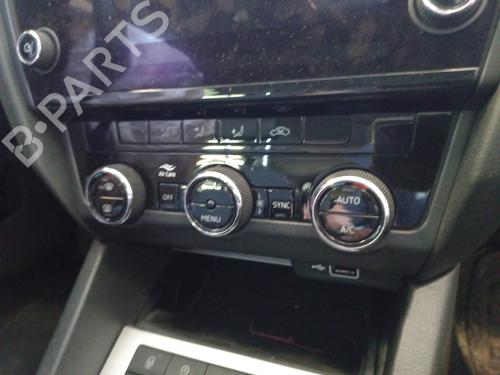 AC Styreenhet / Manøvreringsenhet SKODA OCTAVIA III Combi (5E5, 5E6) 2.0 TDI (150 hp) 26658680
