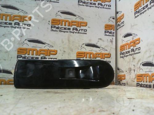 Used Right front window switch RENAULT CLIO IV (BH_) [2012-2021]  19884729