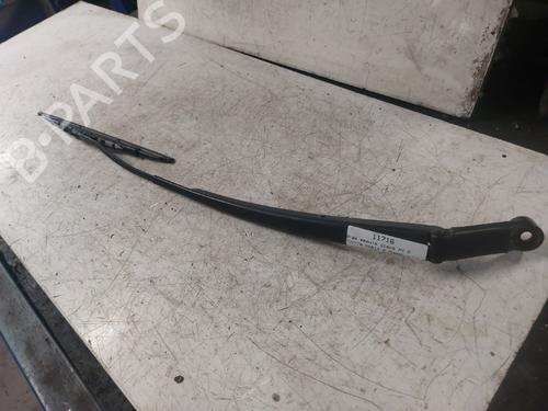 Used Front windshield wiper arm TOYOTA YARIS (_P9_) 1.3 VVT-i (SCP90_, SCP90R) (87 hp) 19878878