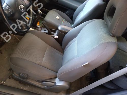 Used Left front seat TOYOTA RAV 4 II (_A2_) 2.0 D 4WD (CLA20_, CLA21_, CLA20R, CLA21R) (116 hp) 27651391