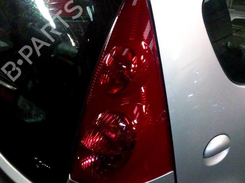 Used Right taillight PEUGEOT 107 (PM_, PN_) 1.0 (68 hp) 19883796