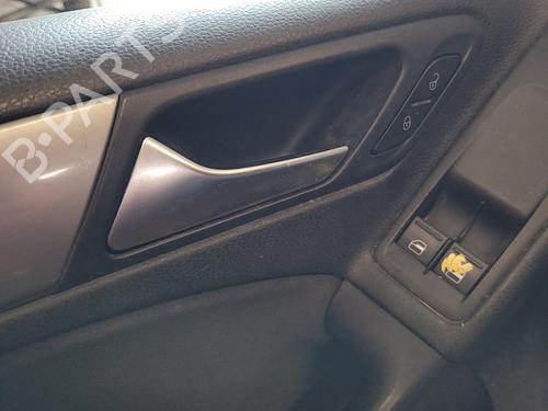 Used Front left interior door handle VW GOLF VI (5K1) 1.4 (80 hp) 23775607