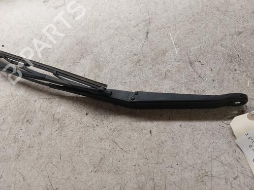 Used Front windshield wiper arm FIAT PUNTO (188_) 1.2 60 (188.030, .050, .130, .150, .230, .250) (60 hp) 25290407