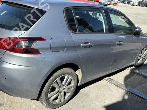 Gebruikte PEUGEOT 308 II (LB_, LP_, LW_, LH_, L3_) 1.5 BlueHDi 130 (131 hp) 3129286 Onderdelen
