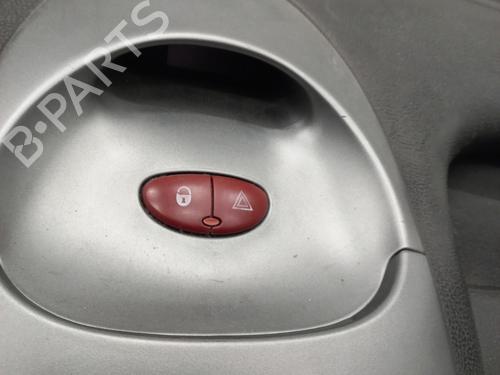 Warnblinkschalter für PEUGEOT 206 Hatchback (2A/C) 1.1 i (60 hp) 27810452