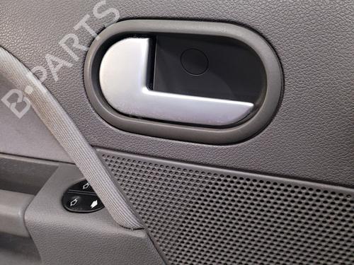 Venstre foran invendig håndtak FORD FIESTA V (JH_, JD_) 1.4 TDCi (68 hp) 22519141