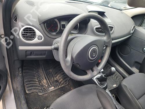 Used Dashboard RENAULT CLIO III (BR0/1, CR0/1) 1.5 dCi (75 hp) 21992635