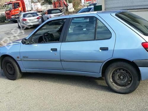 Grille PEUGEOT 306 Hatchback (7A, 7C, N3, N5)  | BP19899283C40 