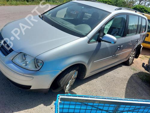 Right headlight VW TOURAN (1T1, 1T2) 1.9 TDI | BP19892262C29 
