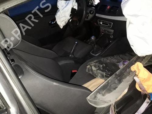 Card reader RENAULT MEGANE III Coupe (DZ0/1_) 1.9 dCi (DZ0N, DZ0J, DZ1J, DZ1K) | BP19894946E4 