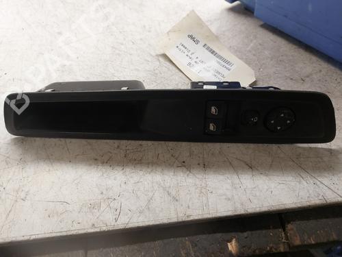 Used Left front window switch PEUGEOT EXPERT Van (V_) 2.0 BlueHDi 120 (122 hp) 22791355