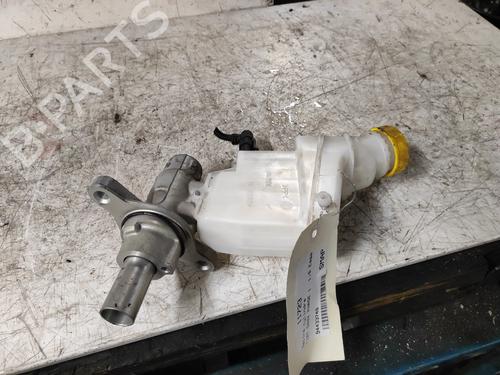 Used Brake master cylinder FIAT 500X (334_) 1.6 (334AXE1A) (110 hp) 21997181