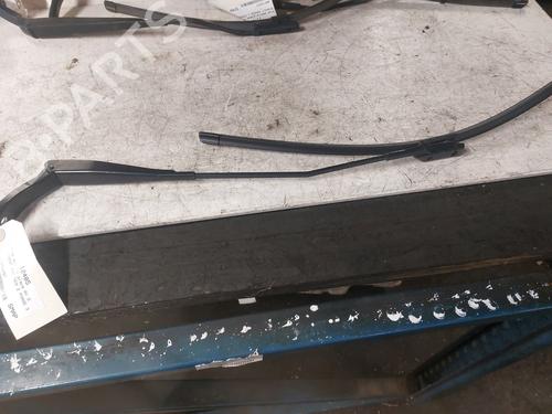 Used Front windshield wiper arm PEUGEOT PARTNER Box Body/MPV 1.6 BlueHDi 100 (100 hp) 25738606