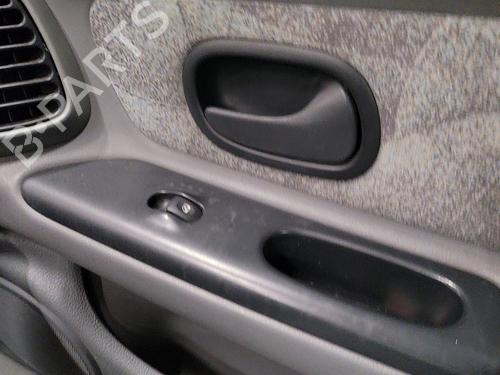 Used Front right interior door handle RENAULT LAGUNA I (B56_, 556_) 1.6 16V (B568, B561) (107 hp) 22519246