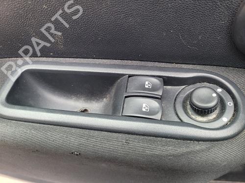 Used Left front window switch RENAULT CLIO III (BR0/1, CR0/1) 1.5 dCi (75 hp) 19885617