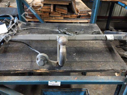 Used Tow ball/Mechanism VW PASSAT B5.5 (3B3) 1.9 TDI (130 hp) 21975409