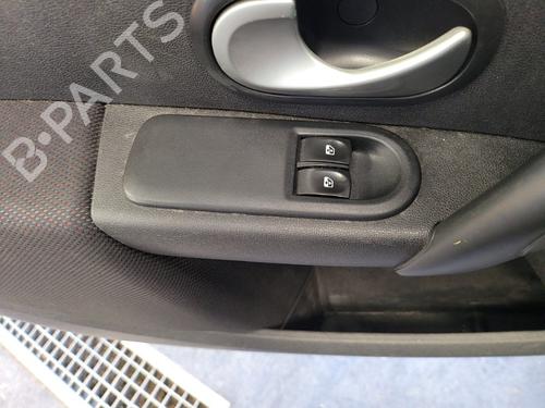Used Left front window switch RENAULT CLIO III (BR0/1, CR0/1) 1.2 16V (BR0P, CR0P) (101 hp) 19885330