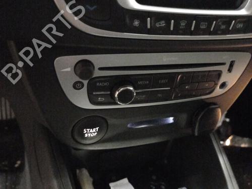 Used Radio RENAULT MEGANE III Hatchback (BZ0/1_, B3_) 1.2 TCe (BZ2B, BZ11) (116 hp) 25221492