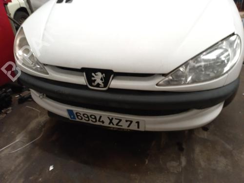 Grill PEUGEOT 206 Hatchback (2A/C) 1.1 i (60 hp) 27810479