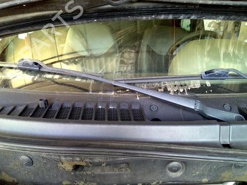 Front windshield wiper arm LAND ROVER FREELANDER I (L314) | BP21981205C143