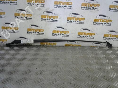 Used Front windshield wiper arm RENAULT LAGUNA II (BG0/1_) [2001-2007]  19884015