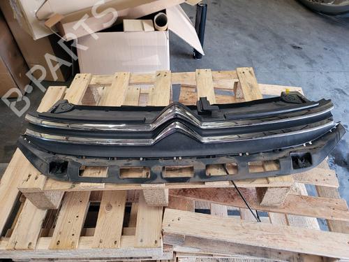 Used Grille CITROËN C3 / C3 ORIGIN III (SX) 1.2 VTi 82 (82 hp) 19900590