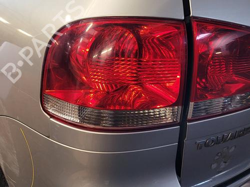 Venstre baglygte VW TOUAREG (7LA, 7L6, 7L7) 3.0 V6 TDI (225 hp) 22234576