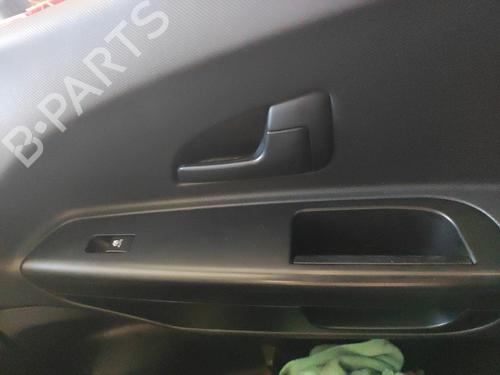 right-front-window-switch-kia-ceed-hatchback-ed-2006-2007-2008-2009-2010-2011-2012-31294885 main image