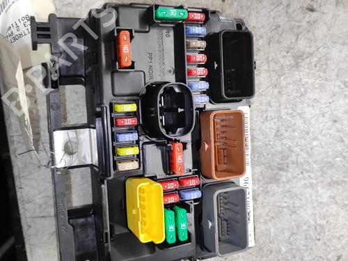 Used Fuse box CITROËN C3 II (SC_) 1.0 VTi 68 (68 hp) 21995863