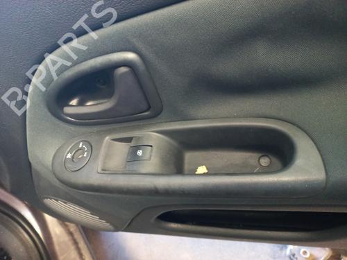 Højre fortil elrude kontakt RENAULT CLIO II (BB_, CB_) 1.4 16V (B/CB0P, BB13) (98 hp) 26735216