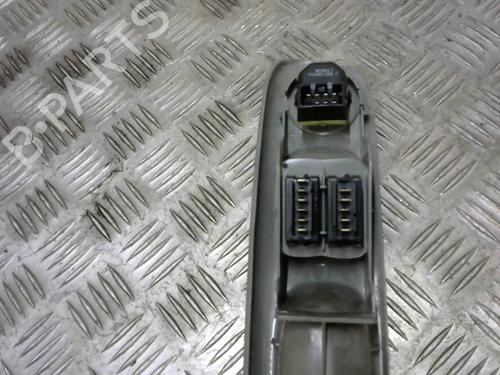 Used Left front window switch RENAULT TWINGO I (C06_) [1993-2012]  19898940