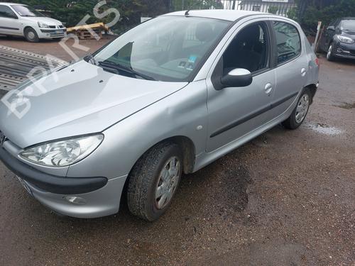 Tableau de bord PEUGEOT 206 Hatchback (2A/C) 1.4 HDi eco 70 | BP26577566C46 