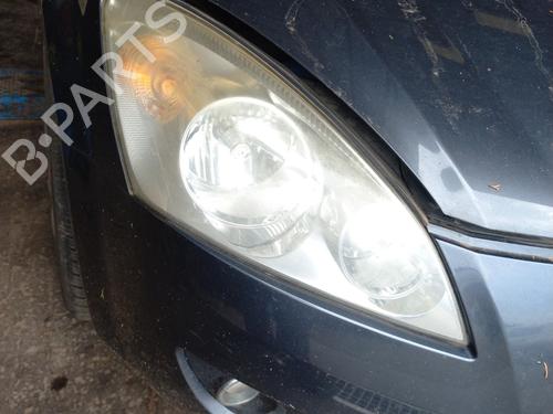 Lampa przednia prawa KIA CEE'D Hatchback (ED) 1.6 CRDi 90 921021H000