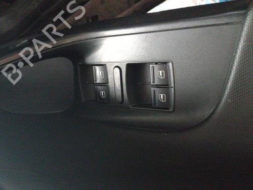 Venstre fortil elrude kontakt SEAT IBIZA IV (6J5, 6P1) 1.6 TDI (90 hp) 19892396